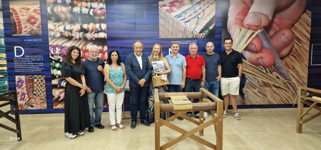 FORJÃES E BRASIL REFORÇAM LAÇOS: PRESIDENTE DA CASA DO MINHO (RJ) RECEBIDA NO CENTRO CULTURAL